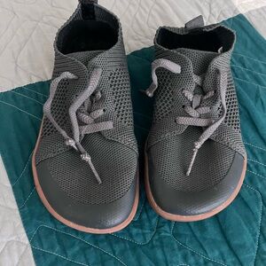 Gray barefoot style shoes 10c